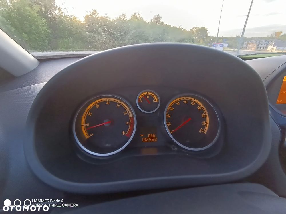 Opel Corsa 1.2 16V Cosmo - 17