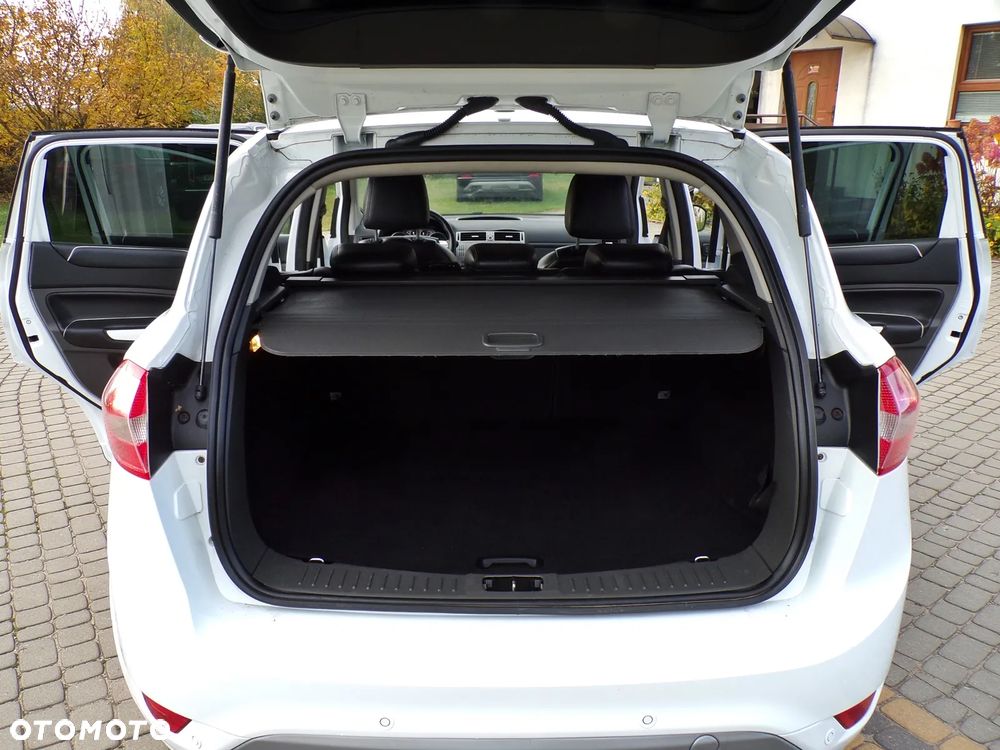 Ford Kuga 2.0 TDCi 2x4 Titanium - 28