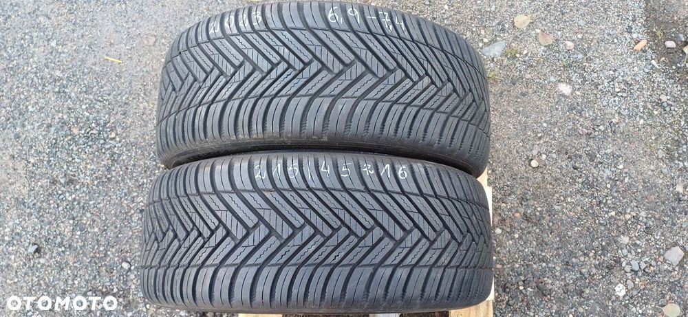 215/45R16 90V HANKOOK , dwie używane opony wielosezonowe.