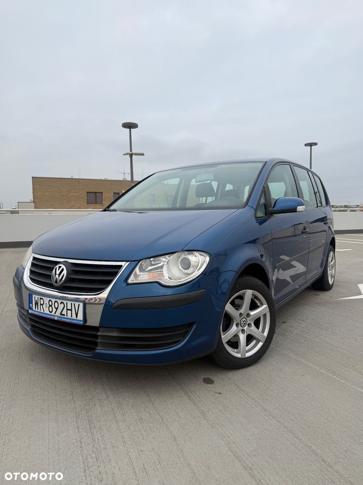 Volkswagen Touran - 1