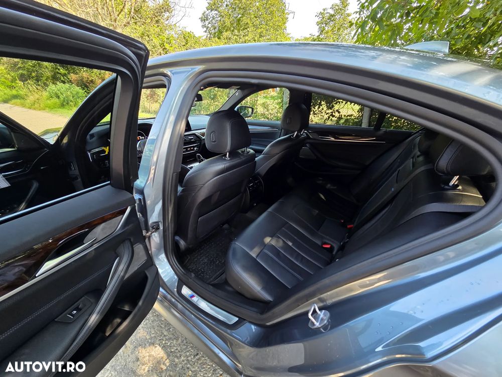 BMW Seria 5 530d xDrive AT - 11