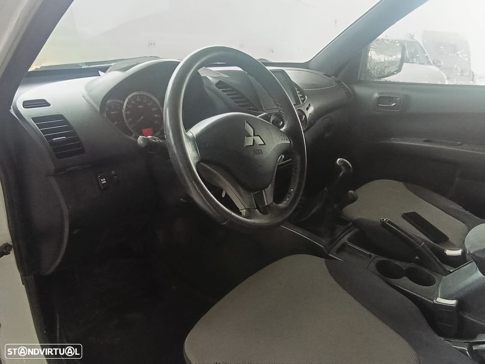 Mitsubishi L200 2.5 DI-D 4X4 C/Dupla - 11