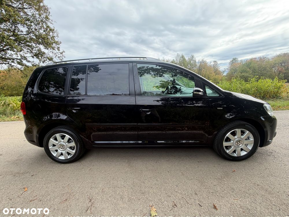 Volkswagen Touran - 18