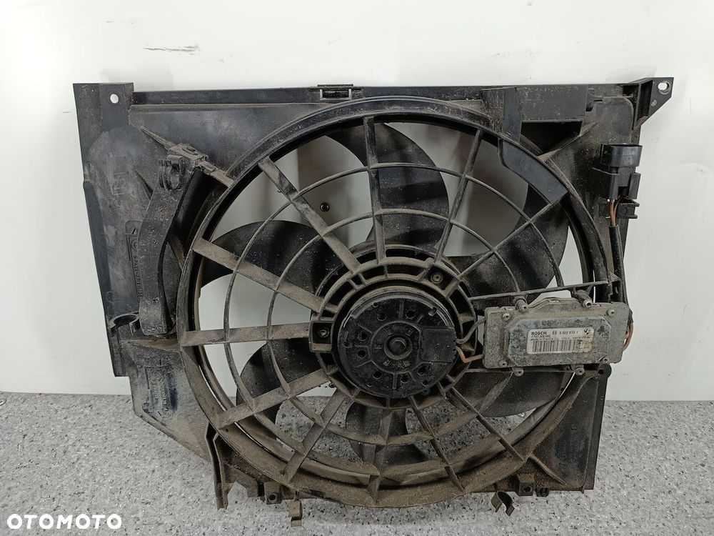 WENTYLATOR CHŁODNICY BMW 3 E46 FL 7525508 6922670 1137328080  BOSCH 1.8 - 2