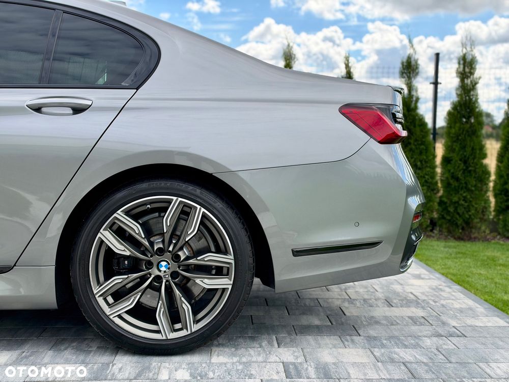 BMW Seria 7 750Ld xDrive sport - 12