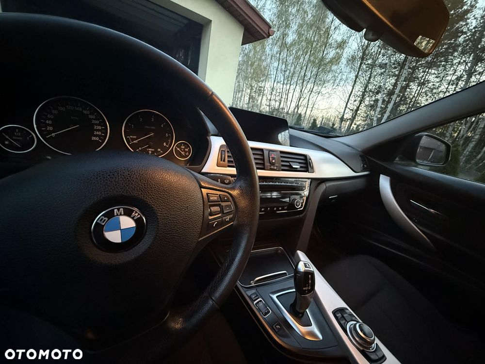 BMW Seria 3 318d - 10
