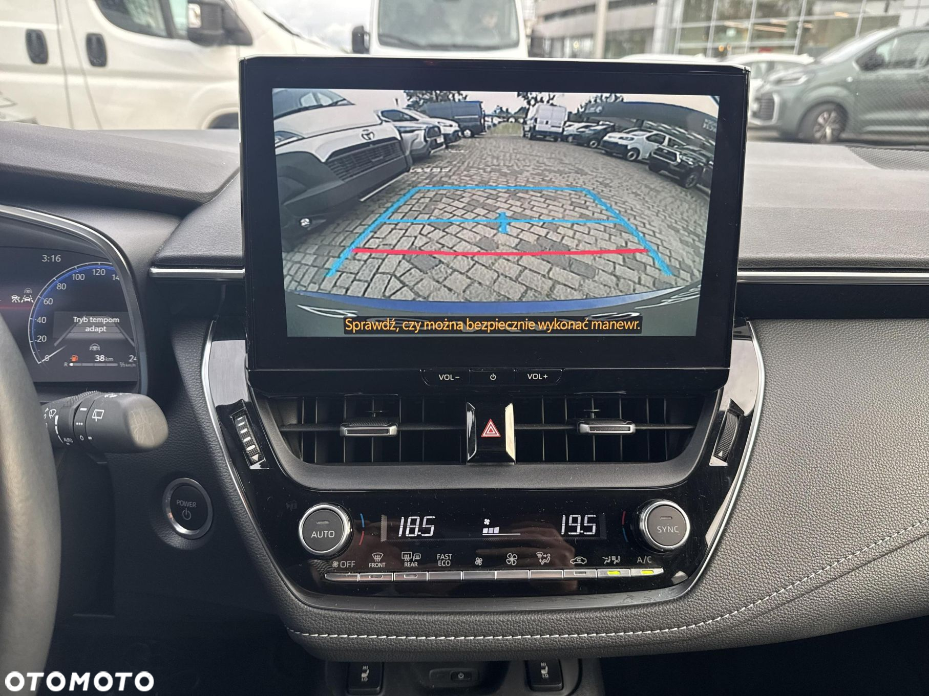 Toyota Corolla 1.8 Hybrid Comfort - 15