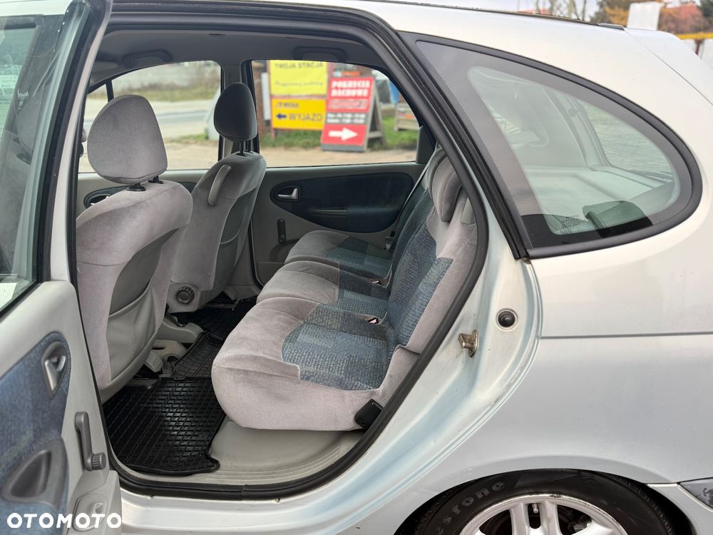 Renault Scenic 1.6 16V Authentique - 13