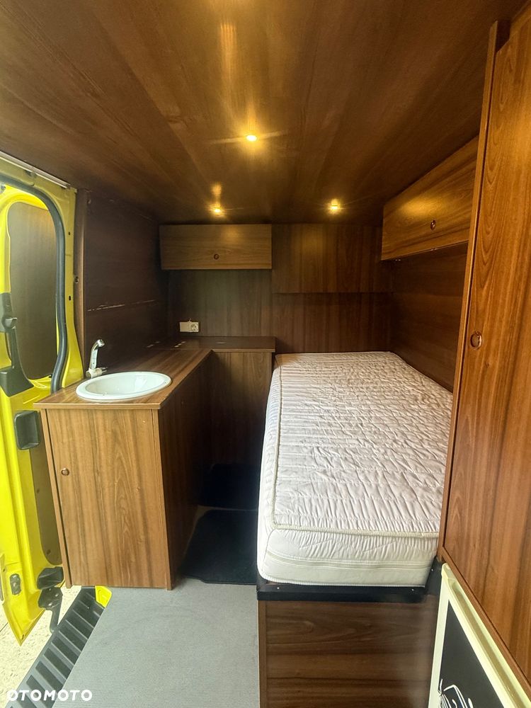 Mercedes-Benz Sprinter - 37