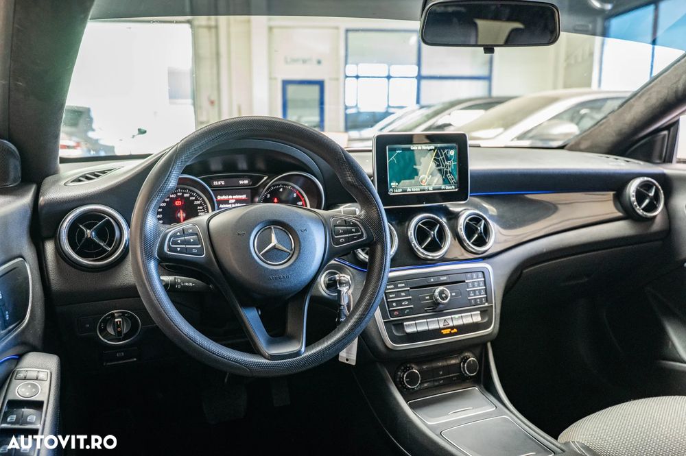 Mercedes-Benz CLA 180 d Shooting Brake 7G-DCT - 28