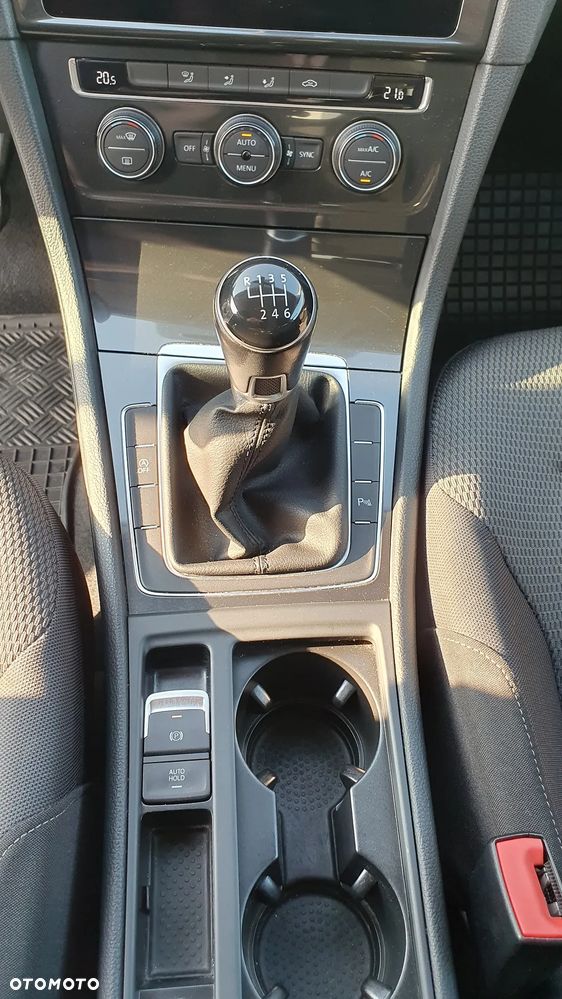 Volkswagen Golf 1.0 TSI BMT Comfortline - 3