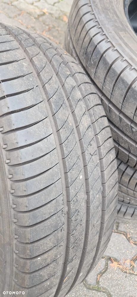 Komplet opon Michelin 235/60R17C - 2