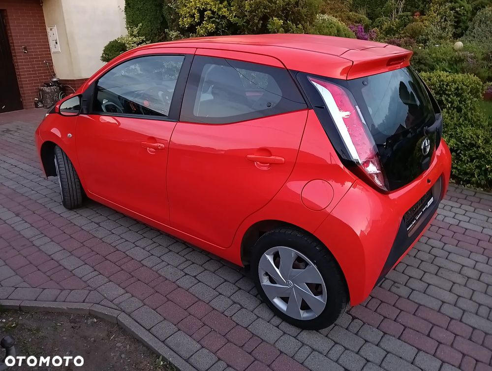 Toyota Aygo x-play touch - 5
