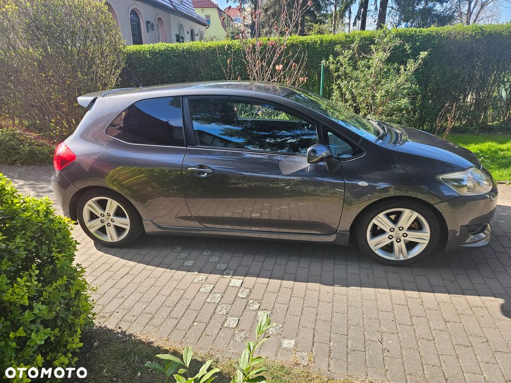 Toyota Auris 2.2 D-4D D-CAT - 6