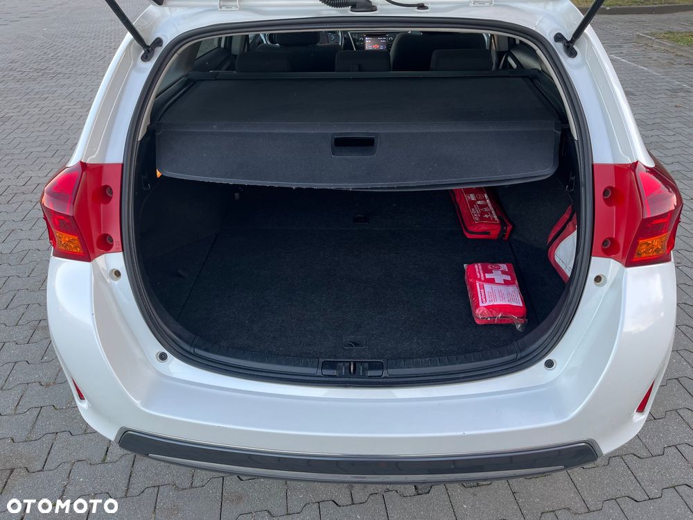 Toyota Auris - 15