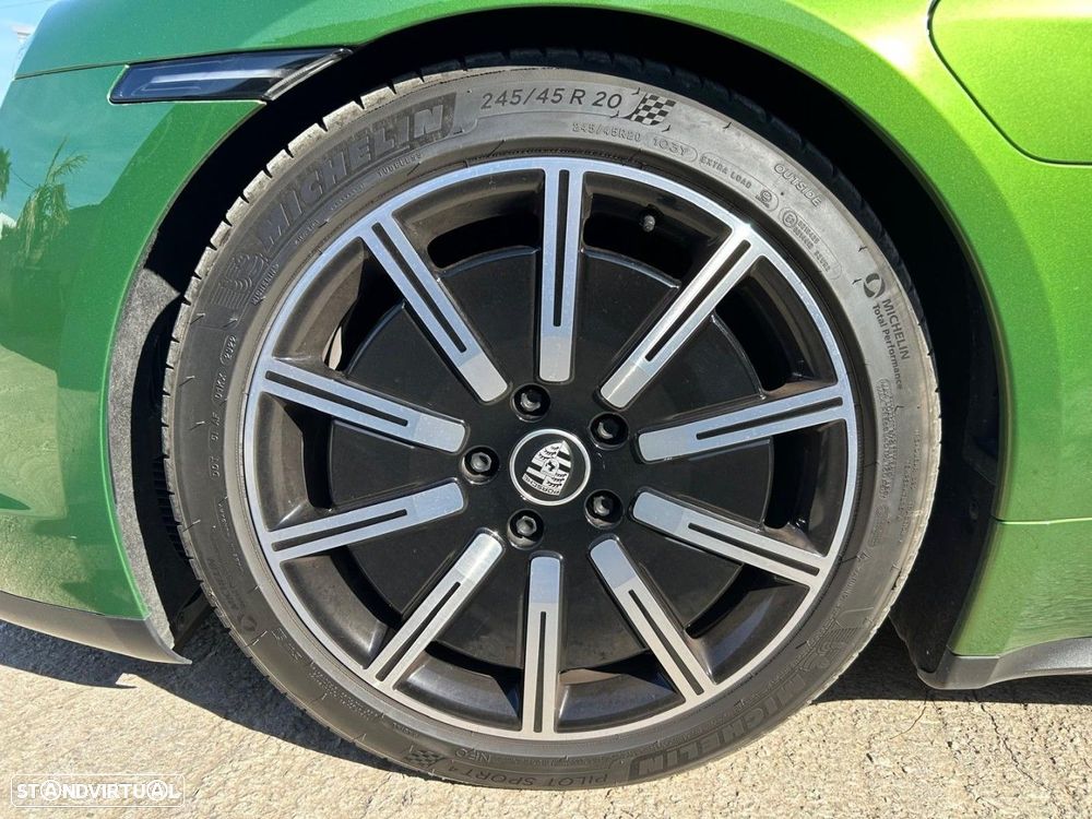 Porsche Taycan 4S - 34