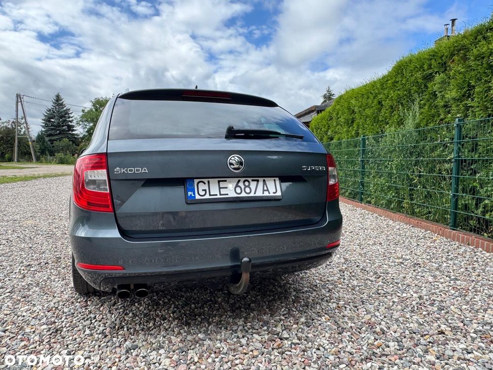 Skoda Superb 2.0 TDI Elegance DSG - 10