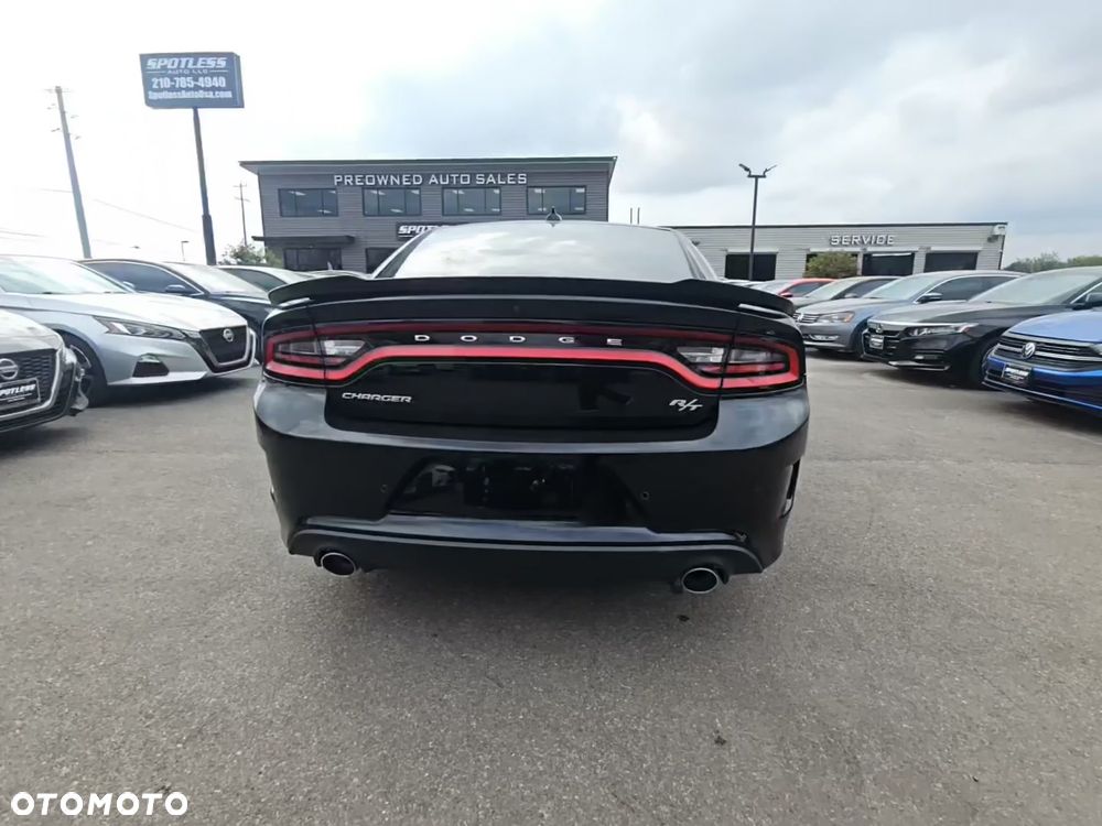 Dodge Charger 5.7 R/T - 4
