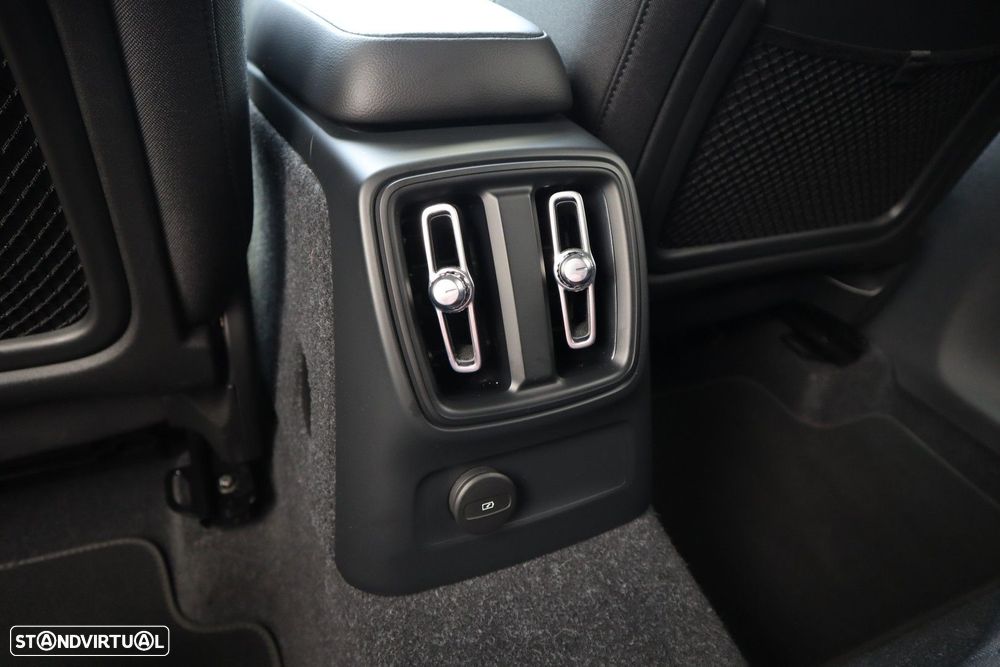 Volvo XC 40 1.5 T4 PHEV Inscription Expression - 48