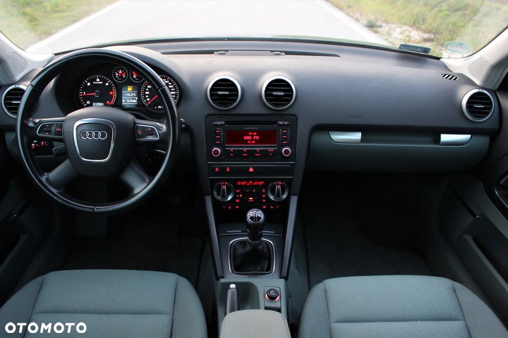 Audi A3 1.6 TDI DPF Attraction - 8