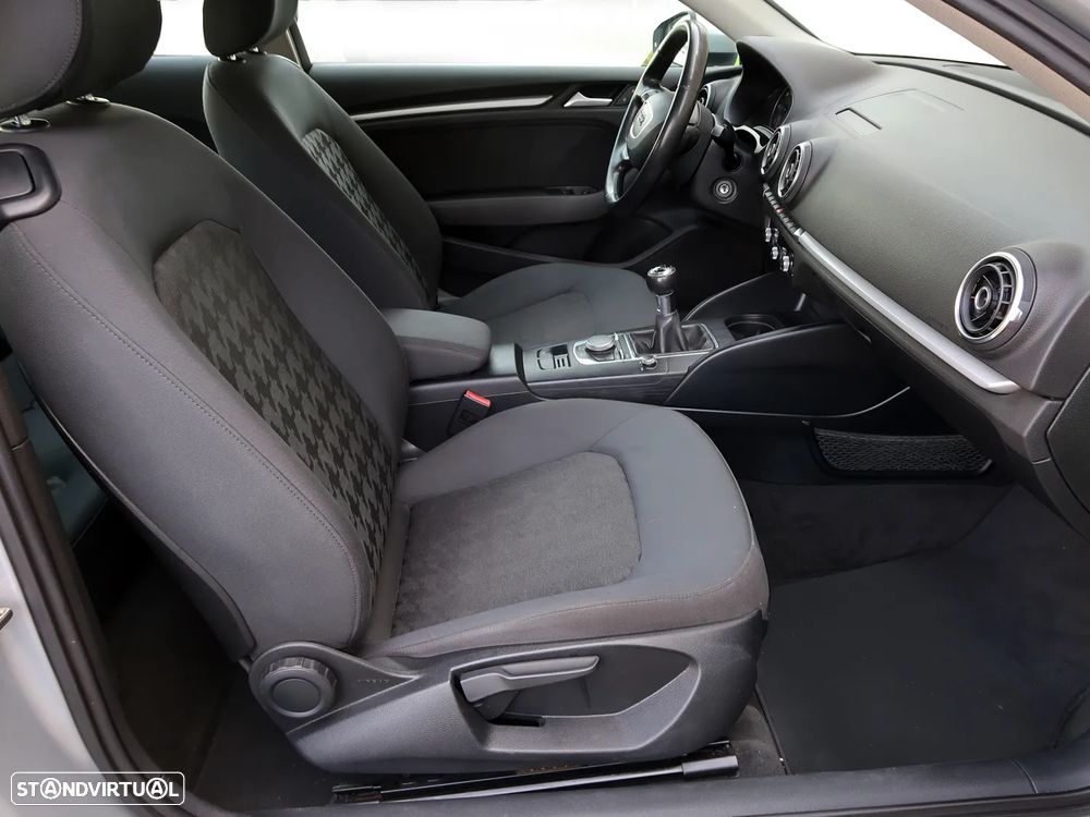 Audi A3 1.6 TDI DPF Attraction - 12