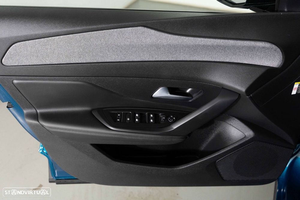 Peugeot 408 1.2 Hybrid Allure e-DCS6 - 21