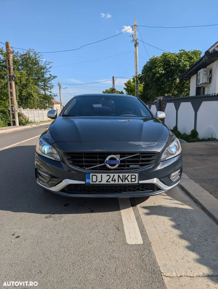 Volvo V60 D5 AWD Geartronic RDesign - 2