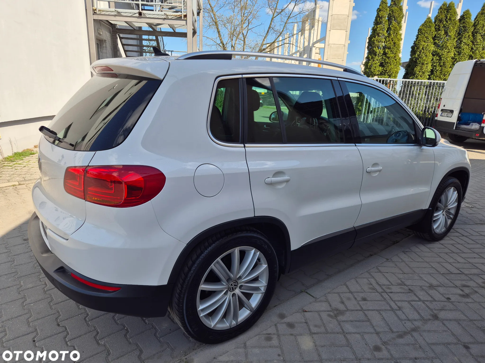 Volkswagen Tiguan 2.0 TDI 4Mot Perfectline R-Style - 6