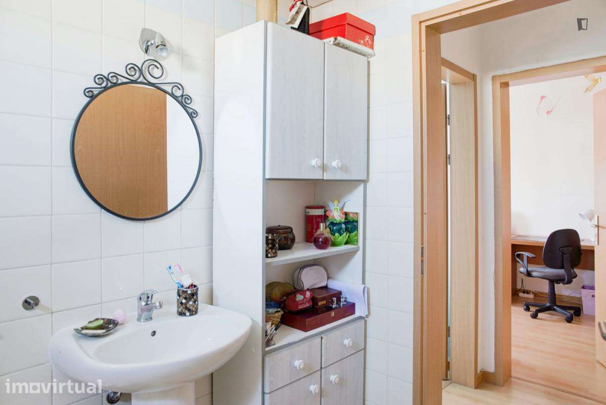 Quarto - localizado em Lisbon - Grande imagem: 2/13