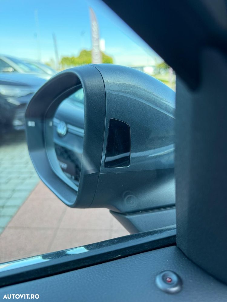 Volkswagen Passat - 11
