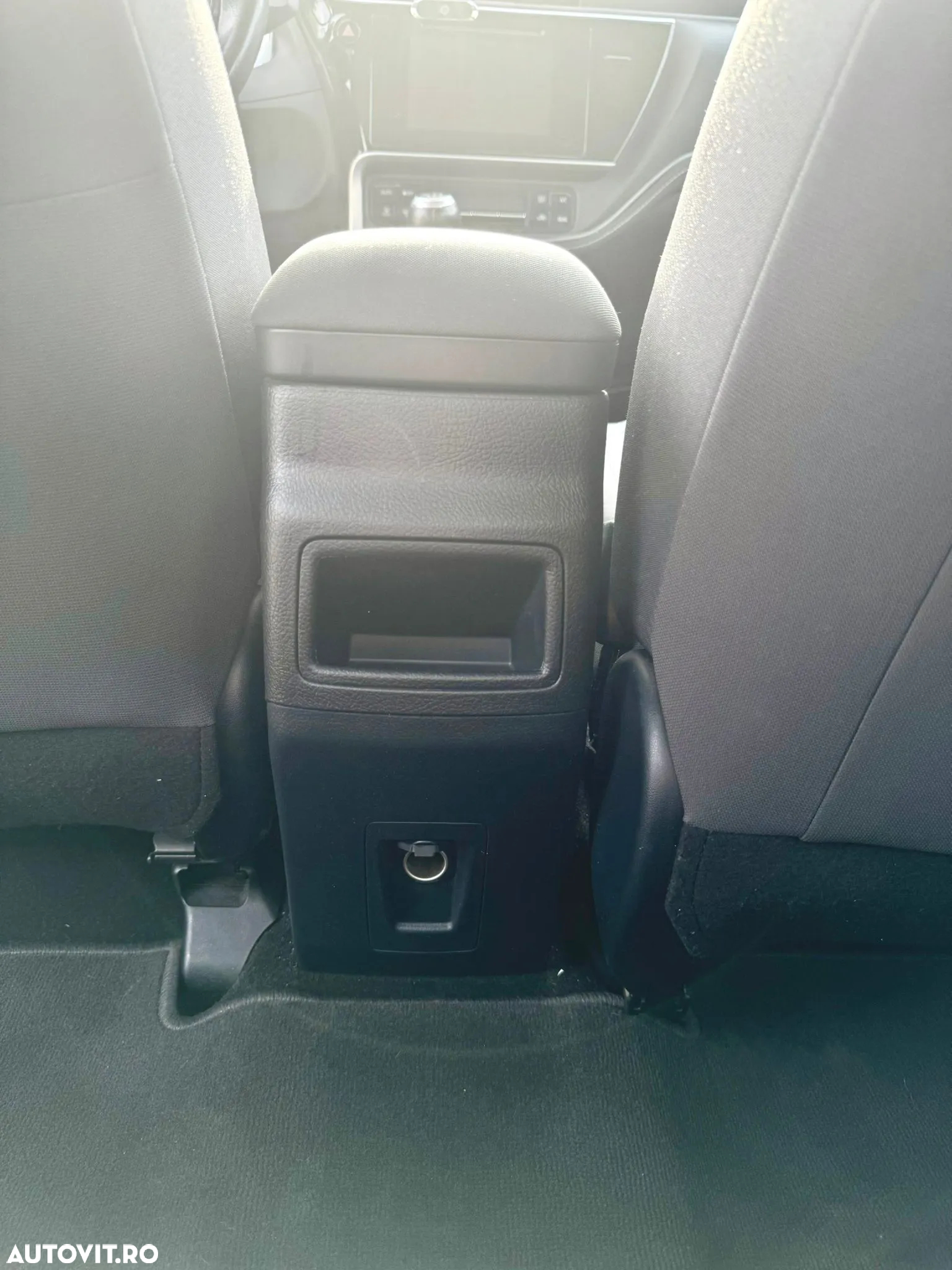 Toyota Corolla - 12