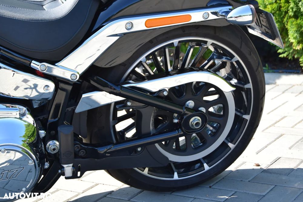 Harley-Davidson Softail Breakout 117 - 12