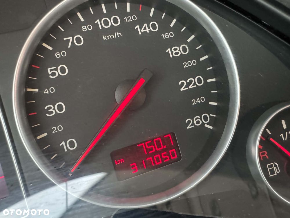 Audi A4 Limousine - 12