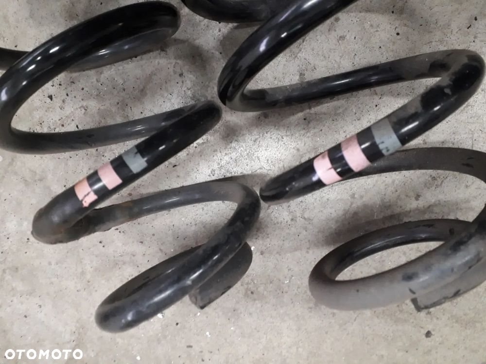 sprężyna amortyzatora przód A6 C6 2.0 FSI TFSI BPJ - 2