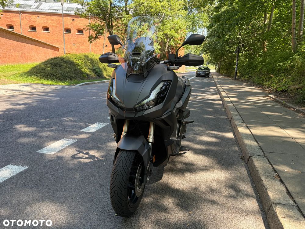 Honda ADV350 - 4