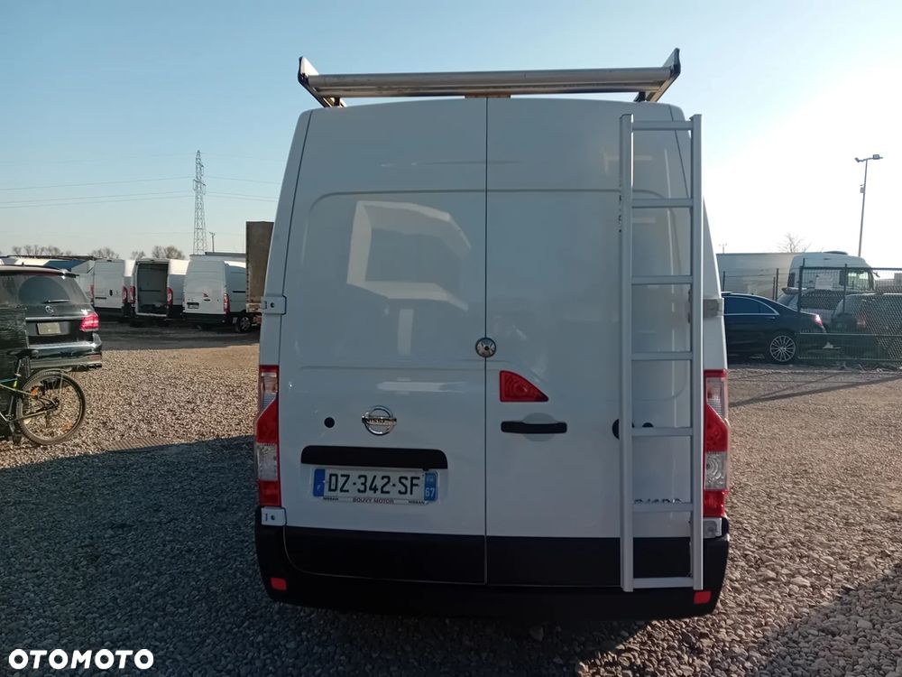 Nissan NV 400 - 5