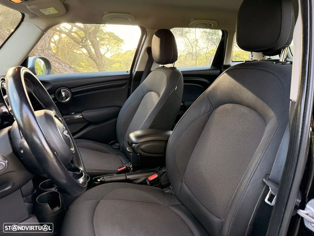 MINI 5 Portas Cooper D Aut. - 9