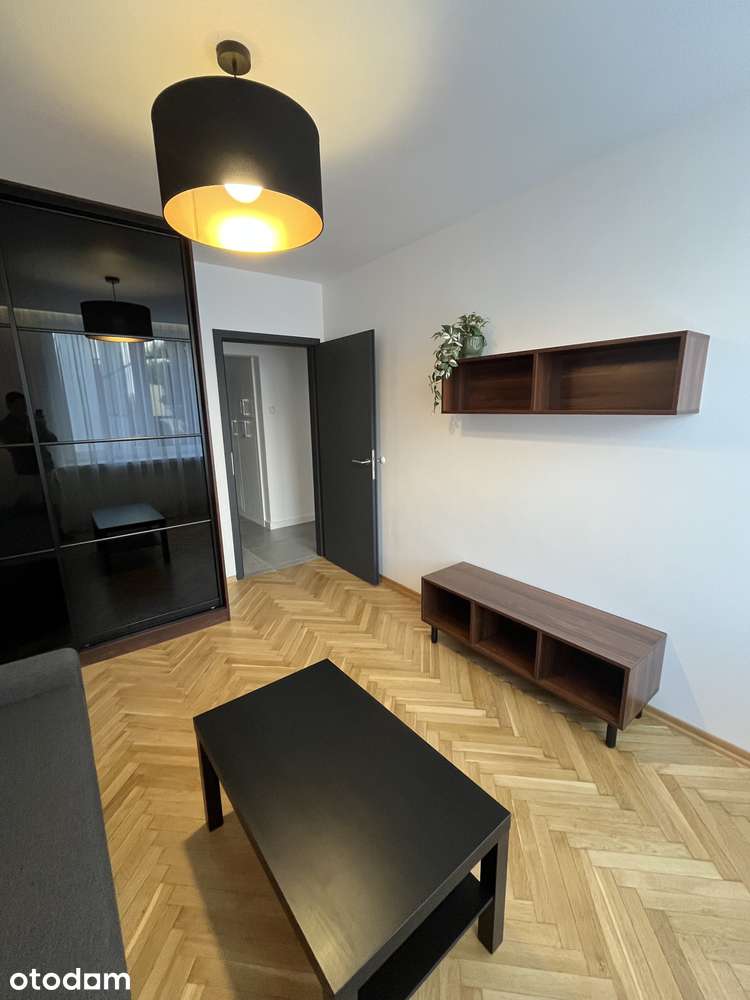 Plac Bankowy – 2 pokoje, 35 m², po remoncie – najem okazjonalny