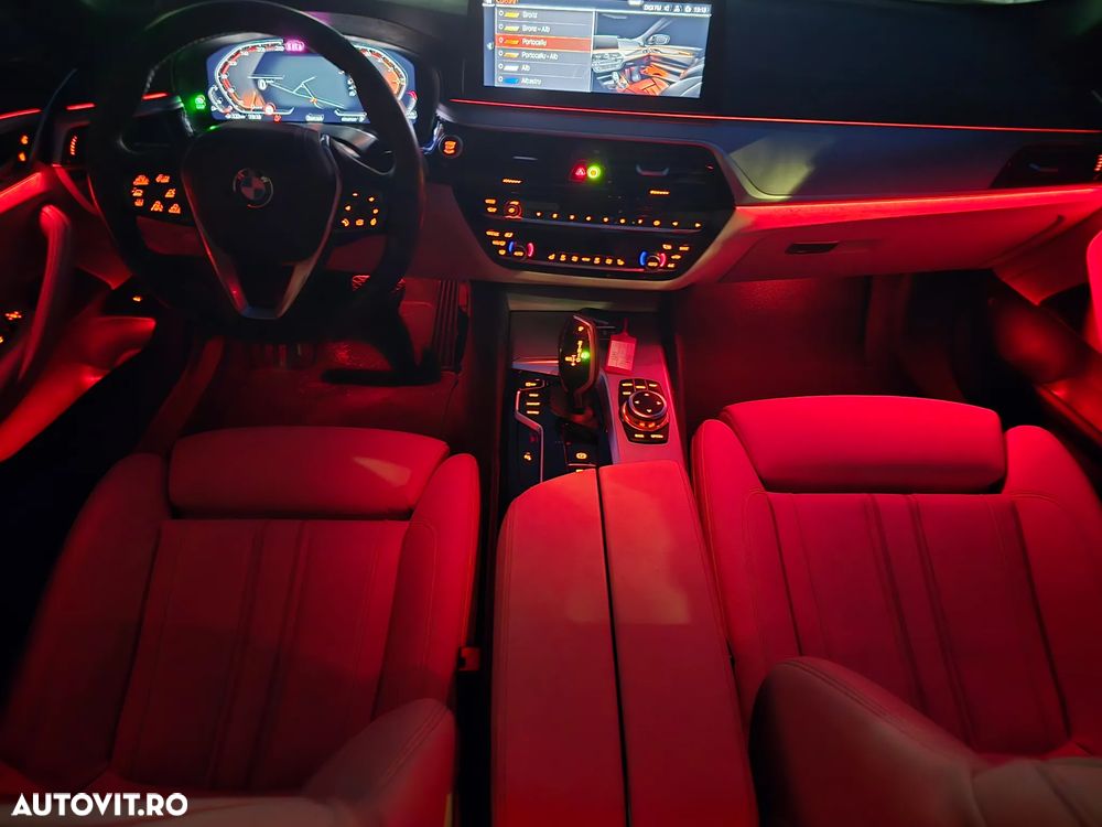 BMW Seria 5 520i Aut. Luxury Line - 12