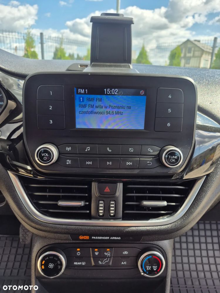 Ford Fiesta - 32