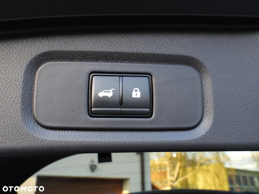 Nissan Qashqai 1.3 DIG-T MHEV Xtronic Tekna - 33