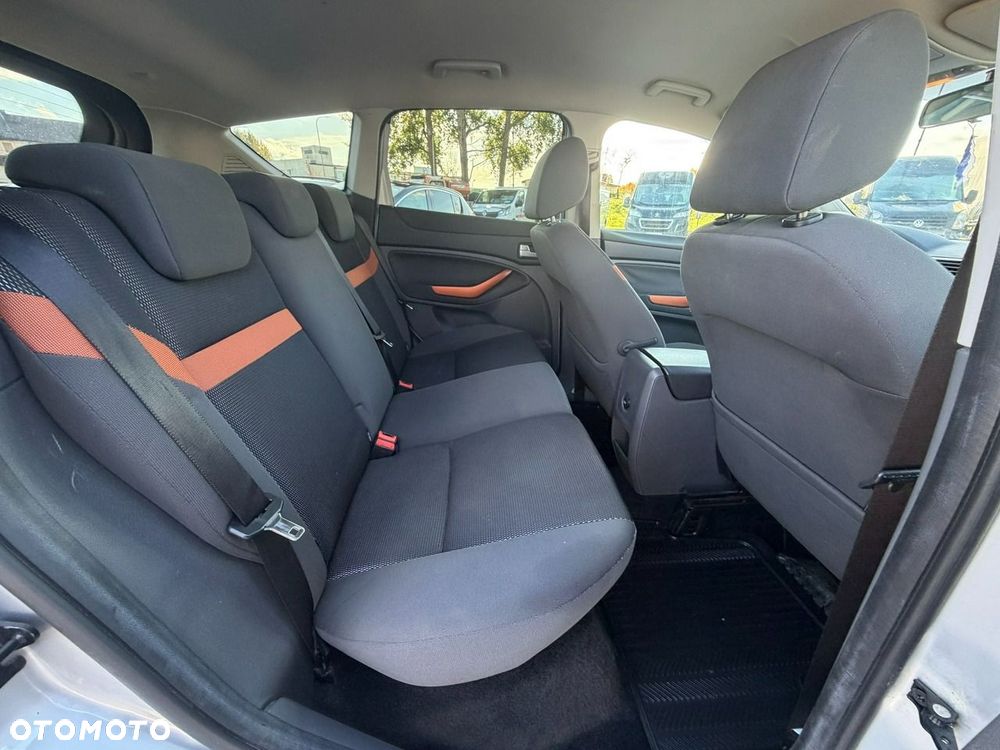 Ford Kuga - 16