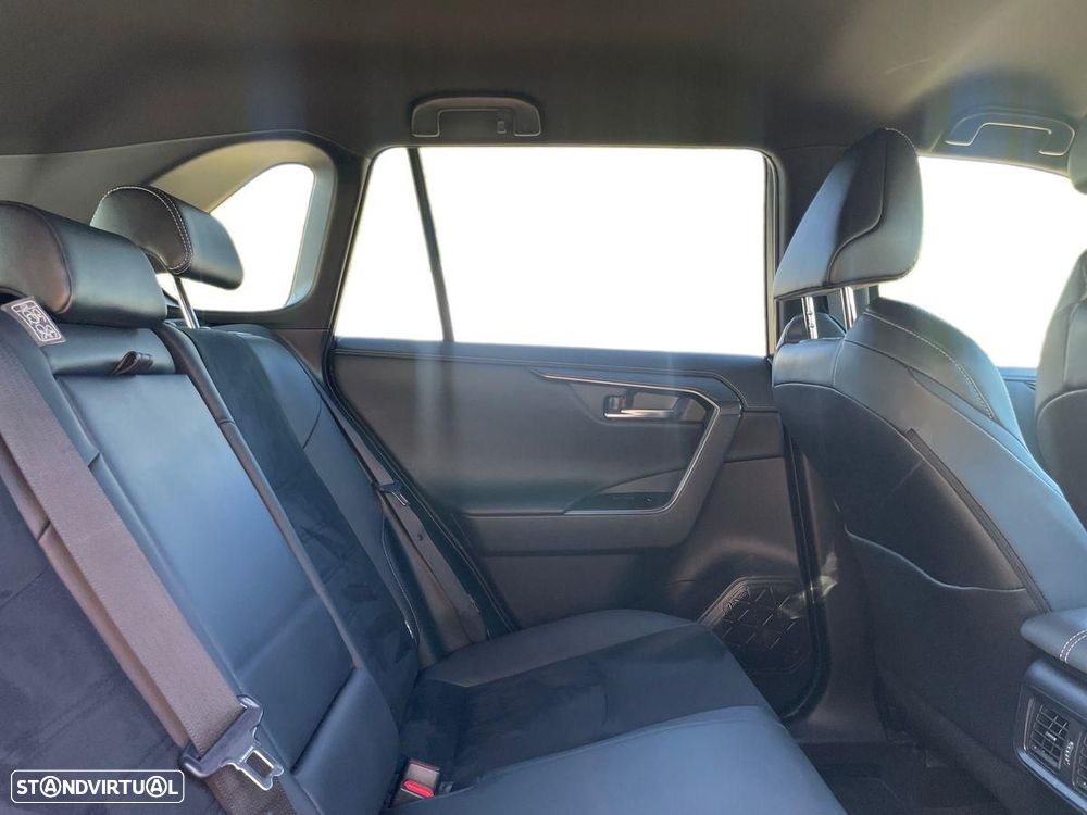 Toyota RAV4 - 8