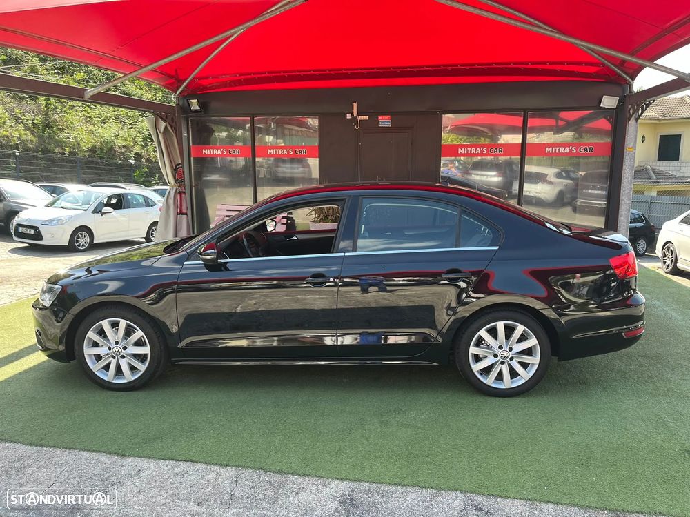 VW Jetta 1.6 TDi Highline DSG - 2