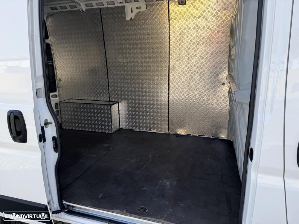 Peugeot Boxer 2.2 BlueHDi 335 L2H2  Premium - 19