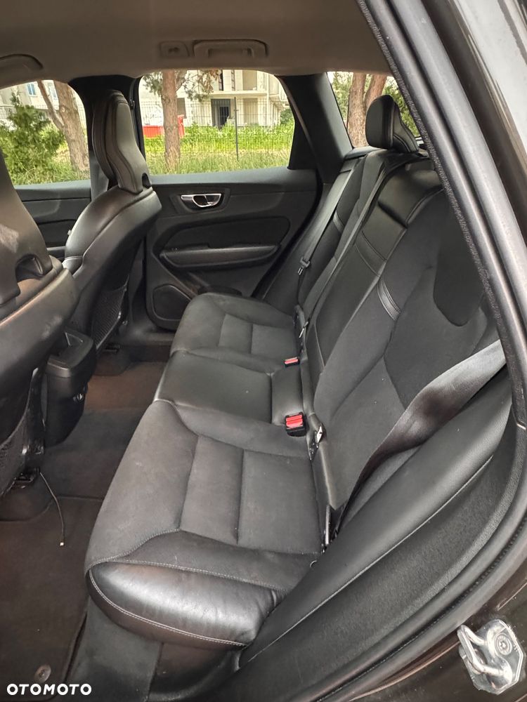 Volvo XC 60 D4 AWD Momentum - 17