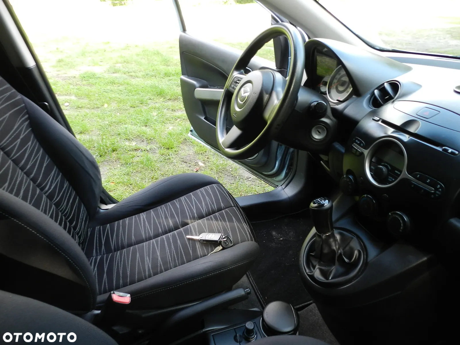 Mazda 2 - 15