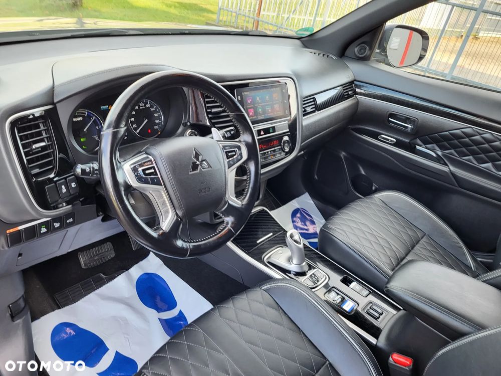 Mitsubishi Outlander 2.4 4WD Diamant+ - 20