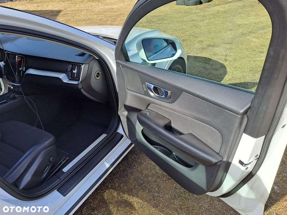 Volvo V60 D4 Geartronic Momentum Pro - 16