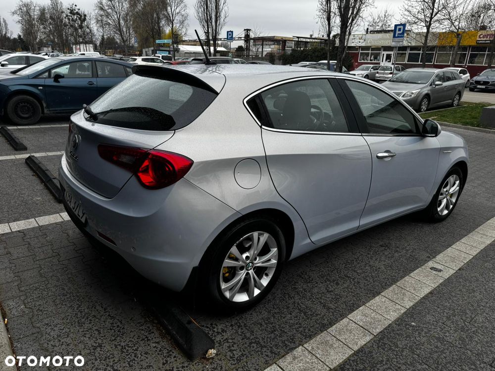 Alfa Romeo Giulietta 1.6 JTDM 16V - 4